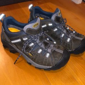 keen targhee waterproof hiking shoes